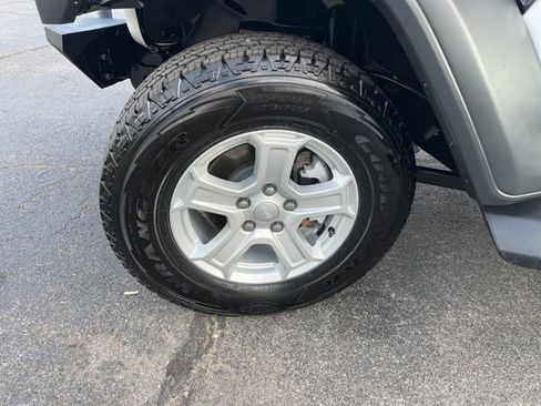 Used 2019 Jeep Wrangler Unlimited Sport S image 12