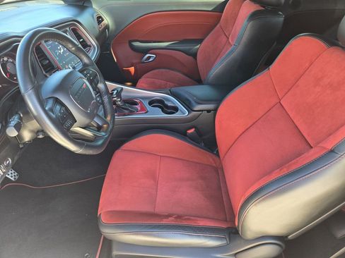 Used 2022 Dodge Challenger R/T w/ Plus Package image 11