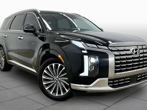 Used 2024 Hyundai Palisade Calligraphy FWD image 3