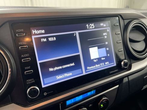 Used 2021 Toyota Tacoma SR5 w/ Trail Edition image 14