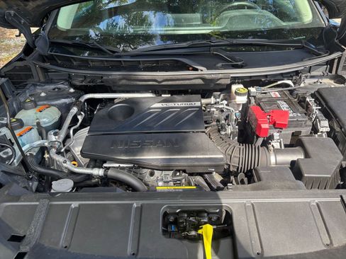 Used 2025 Nissan Rogue SV FWD image 34