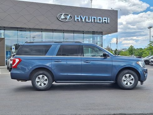 Used 2018 Ford Expedition Max XL AWD/4WD image 2