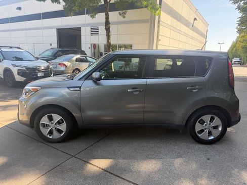 Used 2016 Kia Soul FWD image 7