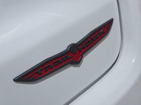 Used 2024 Jeep Compass Trailhawk AWD/4WD image 32