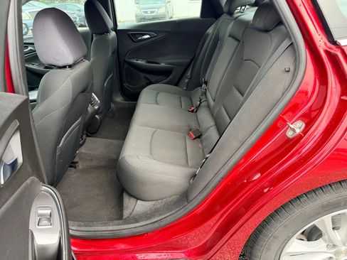 Used 2017 Chevrolet Malibu LT image 30