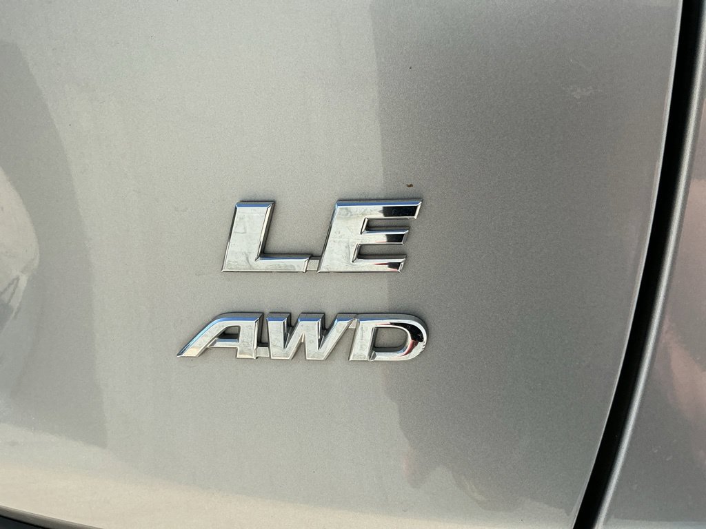 Used 2025 Toyota RAV4 LE AWD/4WD image 10