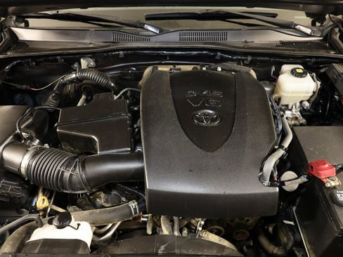 Used 2019 Toyota Tacoma TRD Off-Road image 36