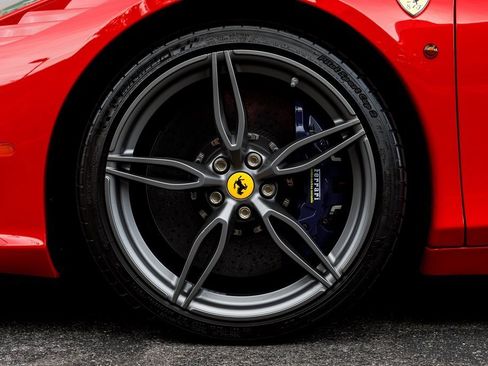 Used 2015 Ferrari 458 Speciale A image 12