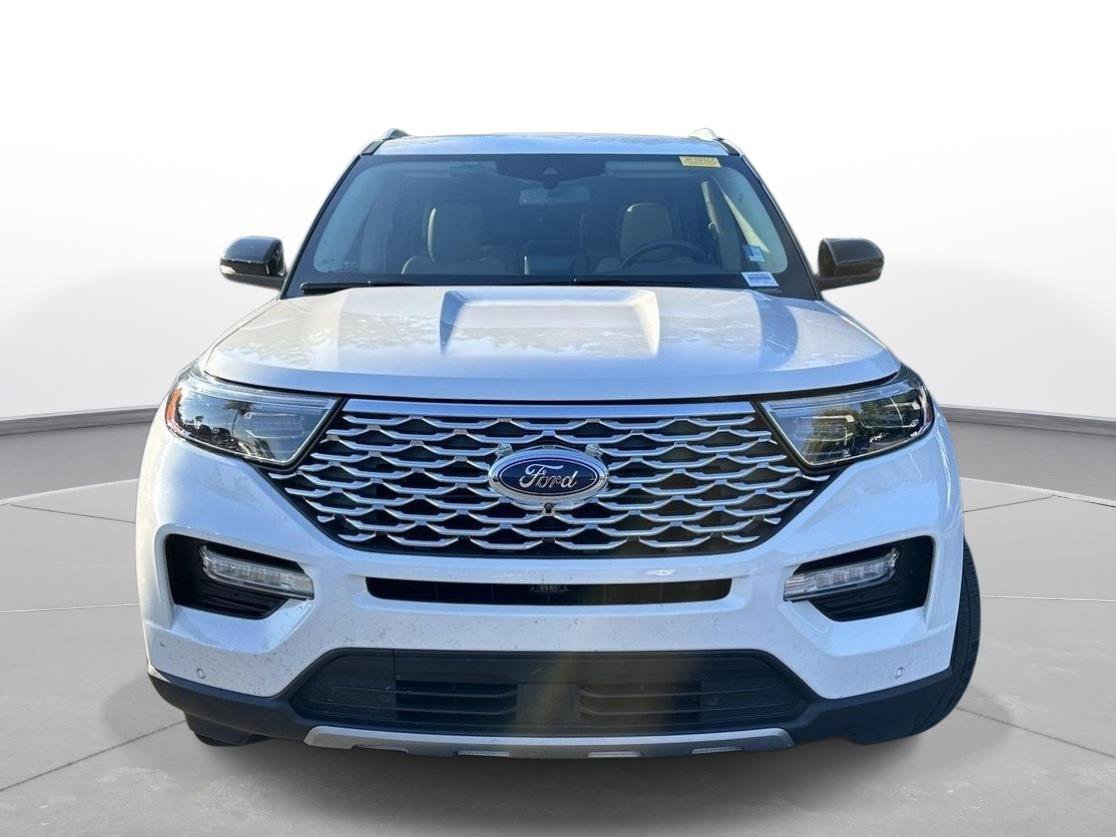 Used 2022 Ford Explorer Platinum w/ Premium Technology Package AWD/4WD image 2