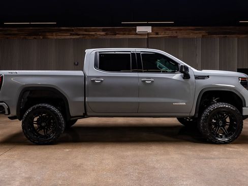 Used 2024 GMC Sierra 1500 Elevation AWD/4WD image 11