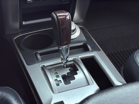 Used 2018 Toyota 4Runner Limited AWD/4WD image 38