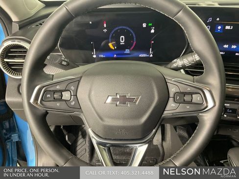 Used 2025 Chevrolet Trax ACTIV w/ Sunroof Package FWD image 43
