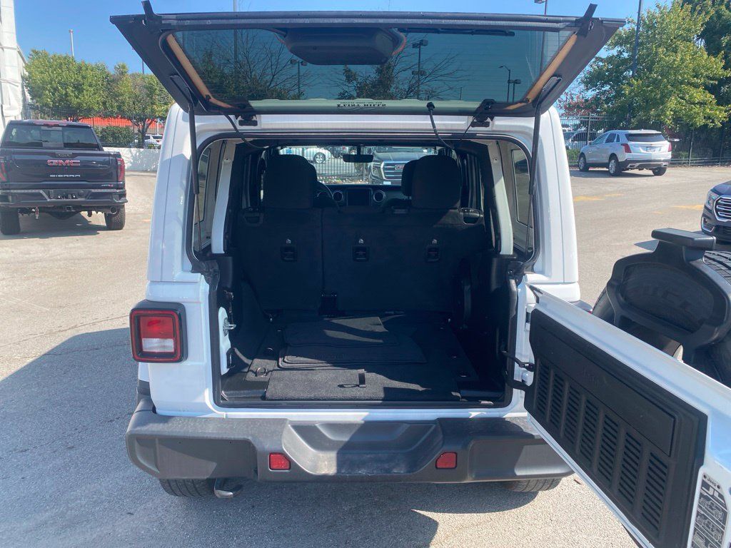 Used 2023 Jeep Wrangler Unlimited Sahara AWD/4WD image 26
