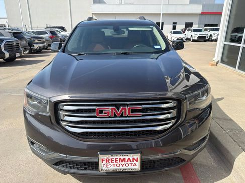 Used 2017 GMC Acadia SLT AWD/4WD image 3