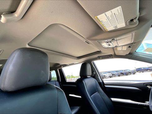 Used 2015 Toyota Highlander XLE FWD image 13