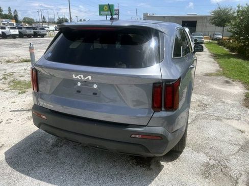 Certified 2023 Kia Sorento LX FWD image 6