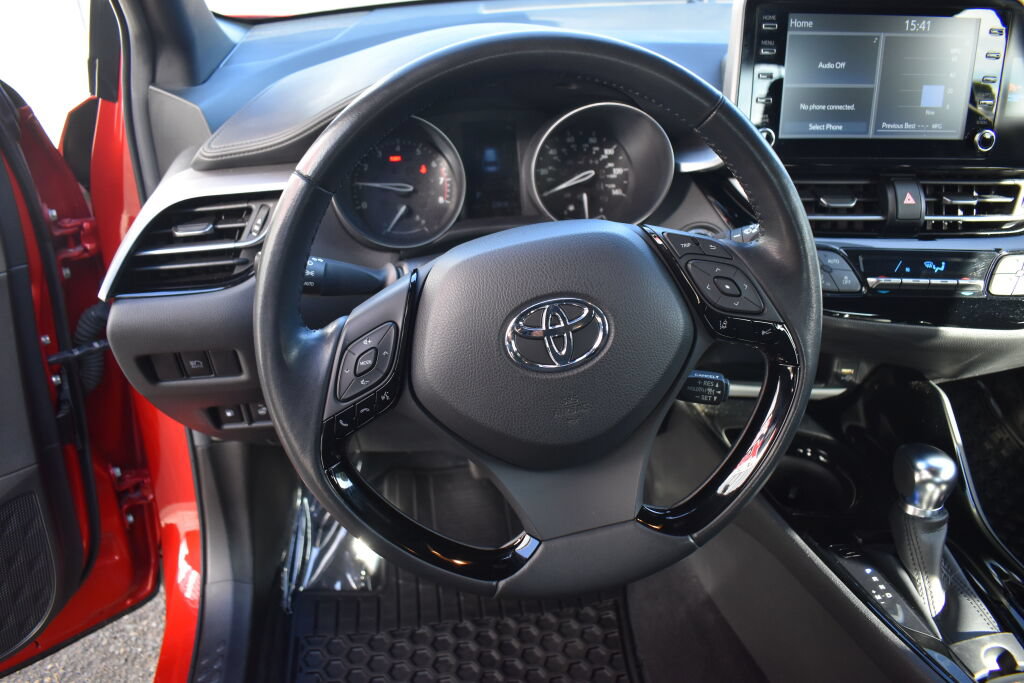 Used 2021 Toyota C-HR Limited FWD image 9