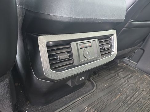 Used 2025 Ford F250 Platinum image 12