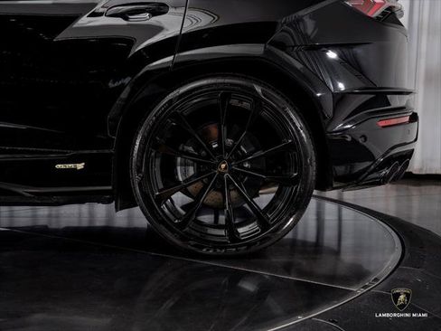 Used 2024 Lamborghini Urus S AWD/4WD image 13