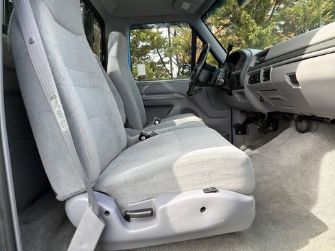 Used 1995 Ford F150 4x4 Regular Cab image 30