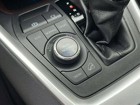 Used 2021 Toyota RAV4 Limited image 20