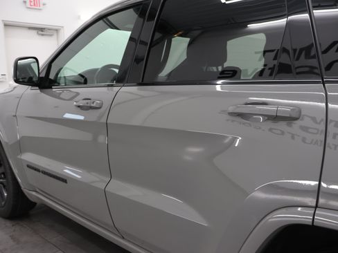 Used 2020 Jeep Grand Cherokee Altitude AWD/4WD image 32