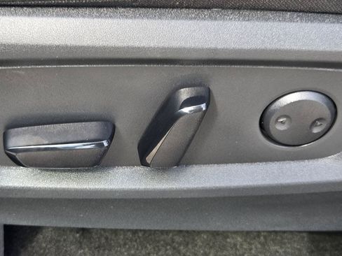 Used 2025 Nissan Pathfinder SL FWD image 27