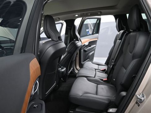 Certified 2024 Volvo XC90 B5 Plus image 21