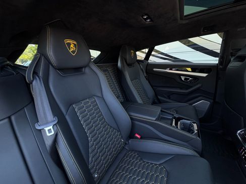 Used 2021 Lamborghini Urus image 34