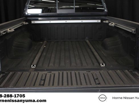 Used 2011 Nissan Frontier SV w/ SV Premium Utility Pkg AWD/4WD image 13