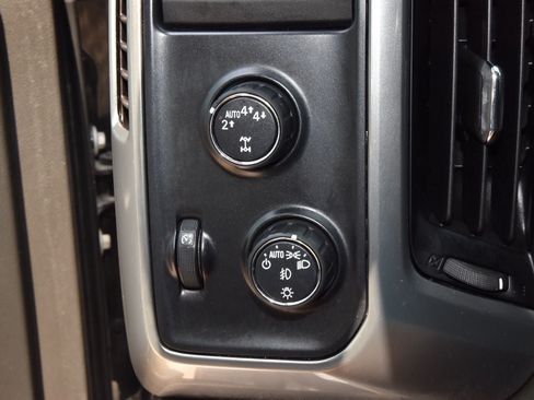 Used 2017 Chevrolet Silverado 1500 LTZ Z71 AWD/4WD image 30
