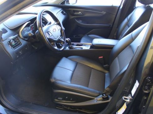 Used 2019 Chevrolet Impala LT FWD image 8