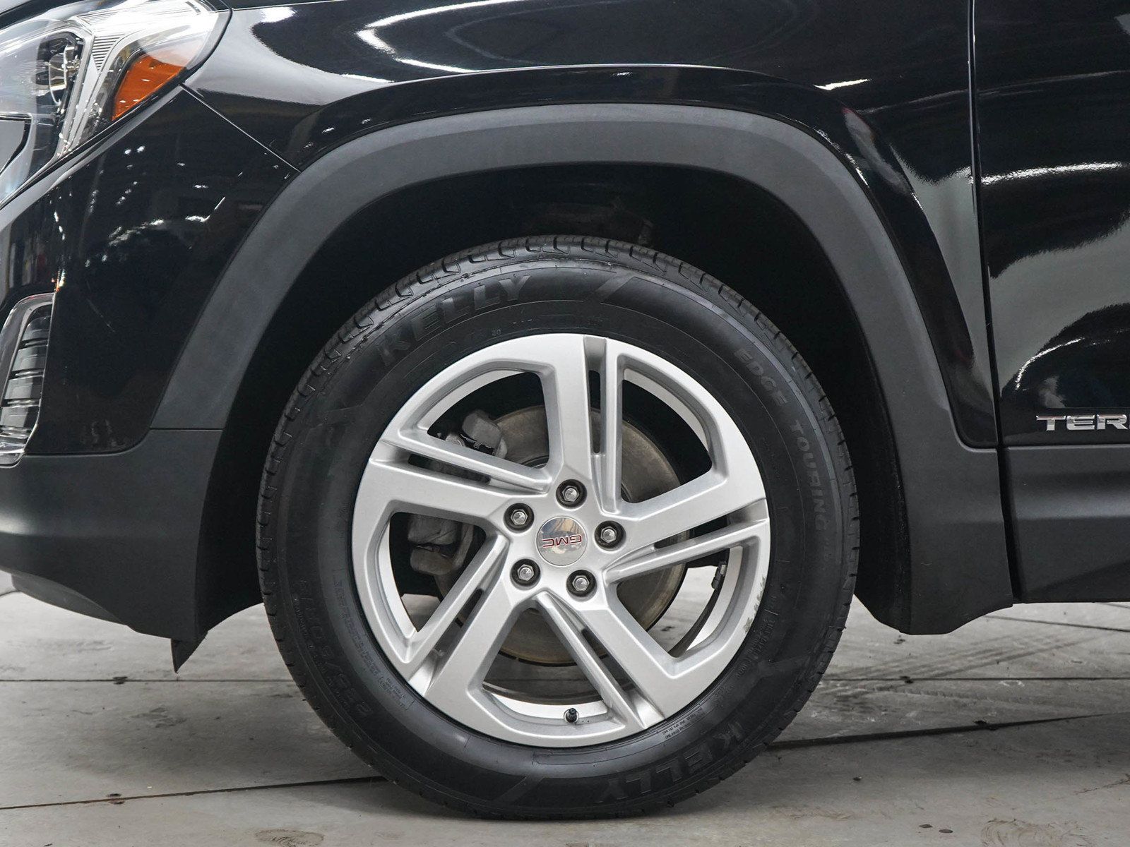 Used 2018 GMC Terrain SLE w/ Driver Convenience Package AWD/4WD image 29