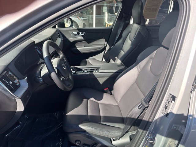 Certified 2025 Volvo XC60 B5 Plus AWD/4WD image 20