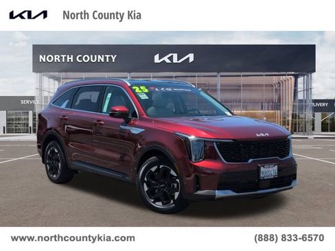 Certified 2025 Kia Sorento S w/ Panoramic Sunroof Package FWD image 1
