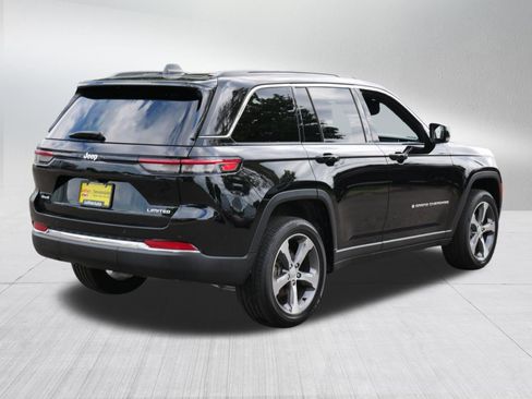 Used 2025 Jeep Grand Cherokee Limited w/ Trailer Tow Package AWD/4WD image 7