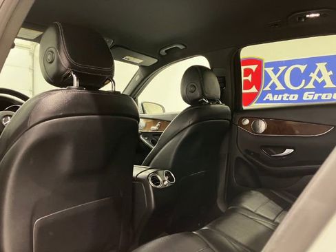 Used 2017 Mercedes-Benz GLC 300 4MATIC image 32