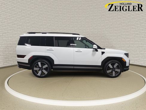 Certified 2025 Hyundai Santa Fe Limited AWD/4WD image 4