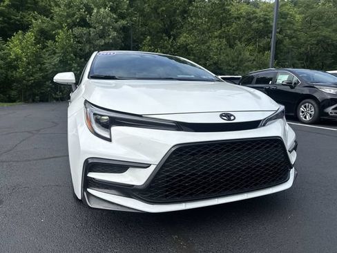 Used 2025 Toyota Corolla SE w/ SE Premium Package FWD image 11