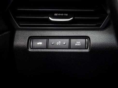 Used 2024 Nissan Altima 2.5 SR FWD image 26