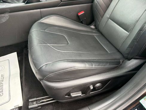 Used 2023 Hyundai Elantra Limited image 19