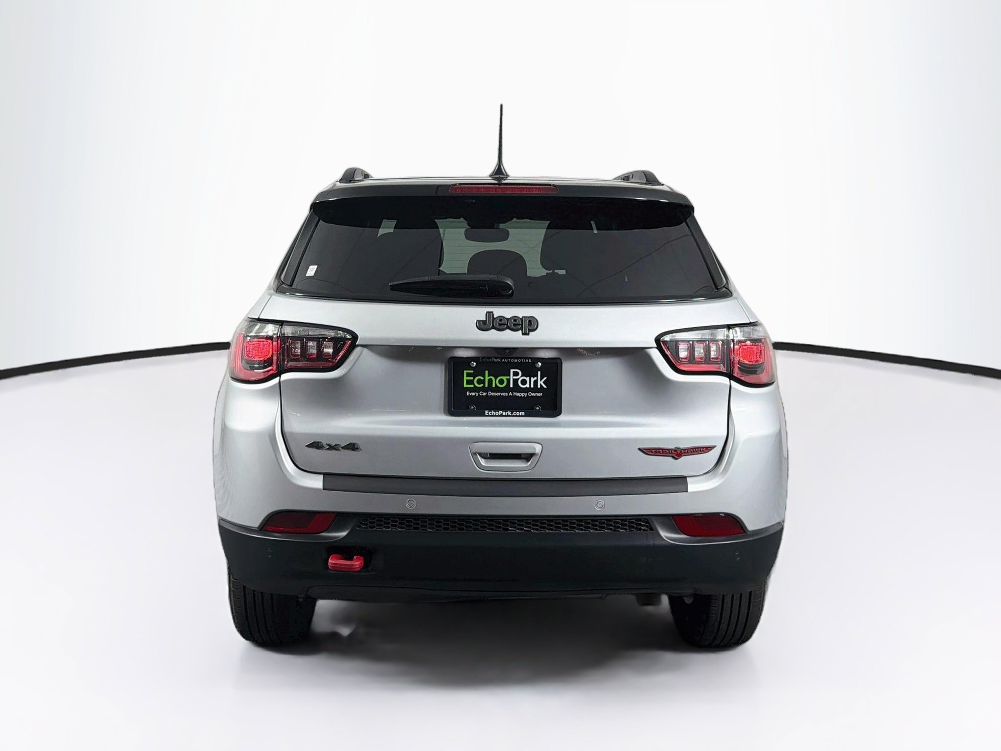 Used 2025 Jeep Compass Trailhawk AWD/4WD image 7