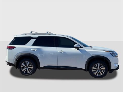 New 2025 Nissan Pathfinder SL image 7