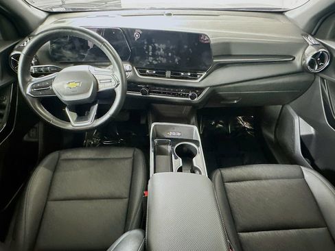 Used 2025 Chevrolet Equinox LT w/ Convenience Package II image 16