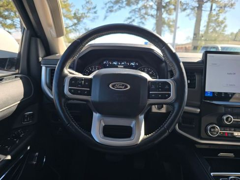 Used 2024 Ford Expedition Max XLT image 13