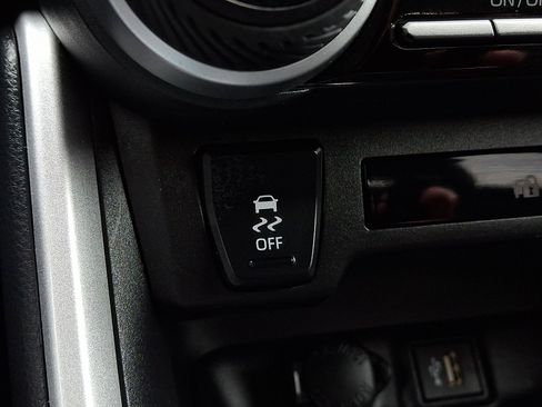 Used 2025 Toyota RAV4 LE AWD/4WD image 22
