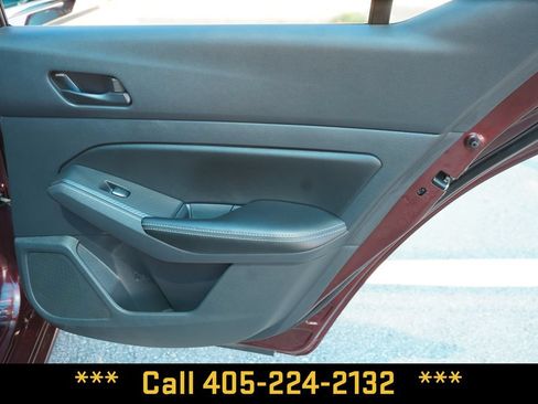Used 2025 Nissan Altima 2.5 SV FWD image 21