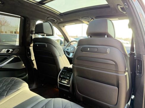 Used 2023 BMW X7 xDrive40i w/ M Sport Package AWD/4WD image 28