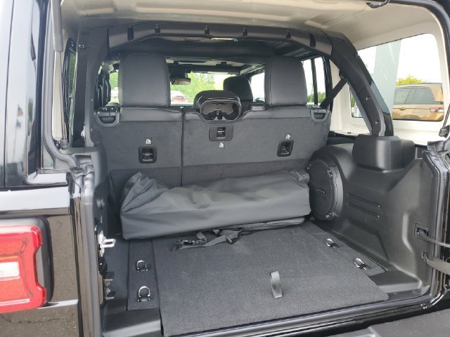 New 2026 Jeep Wrangler Unlimited Sahara AWD/4WD image 17
