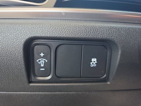 Certified 2025 Kia Sorento S FWD image 25